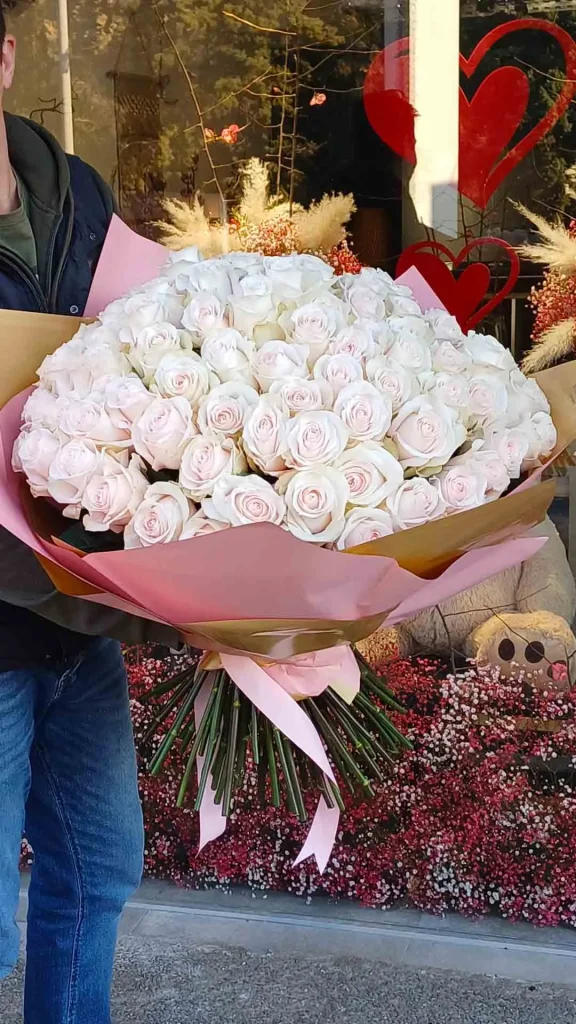 floraison_mpouketo_100_roz_triantafylla_a